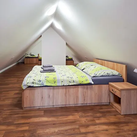 Casa de hóspedes Na Zlate Ceste 3*